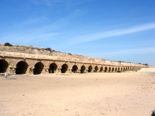 caesarea_maritima_aqueduct